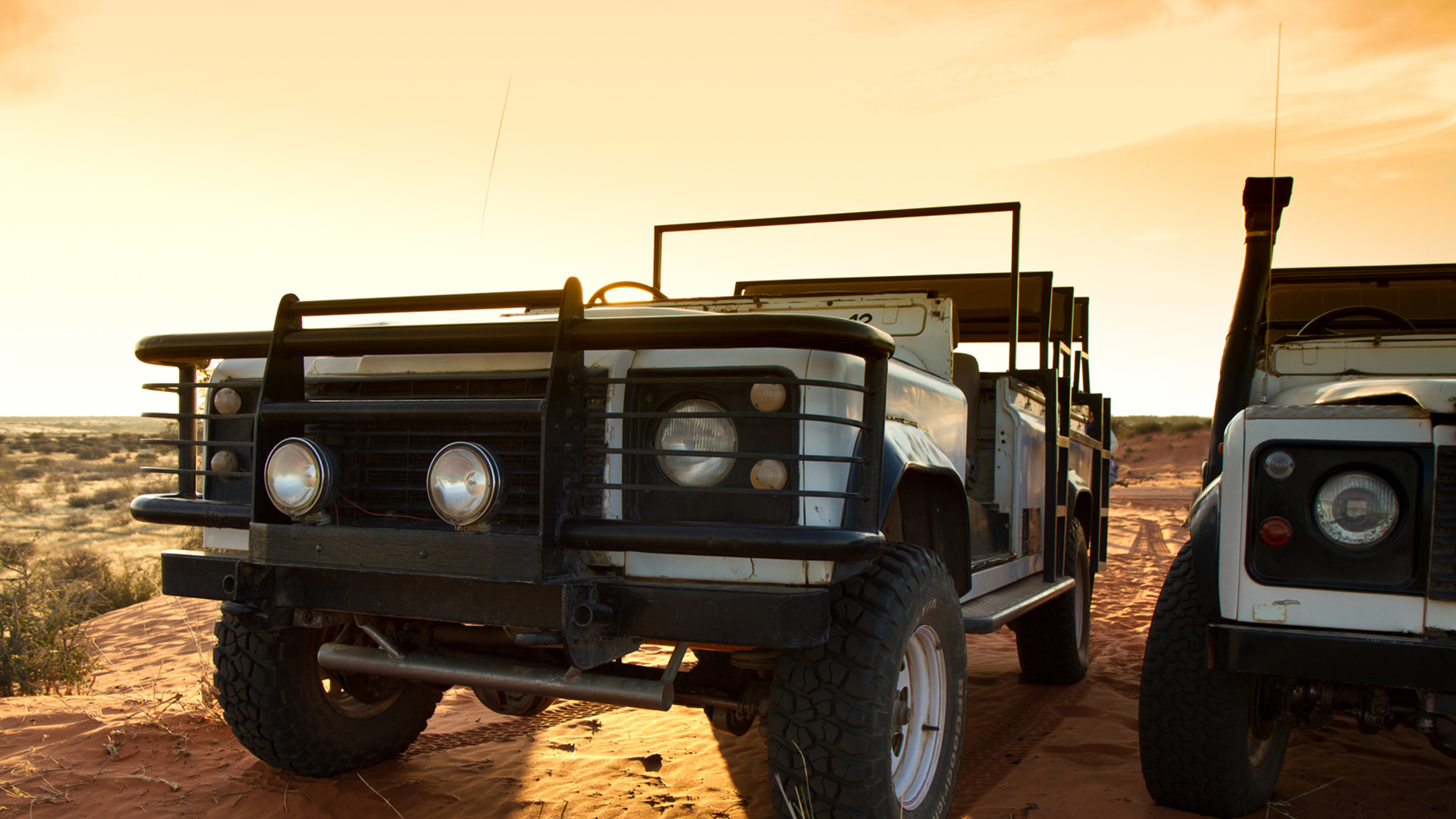 Wheels for land rovers and range rovers